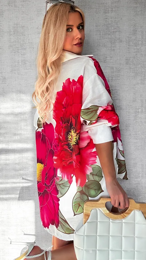 Asymetryczna jasna koszula w kolorowe kwiaty OVERSIZE - P479