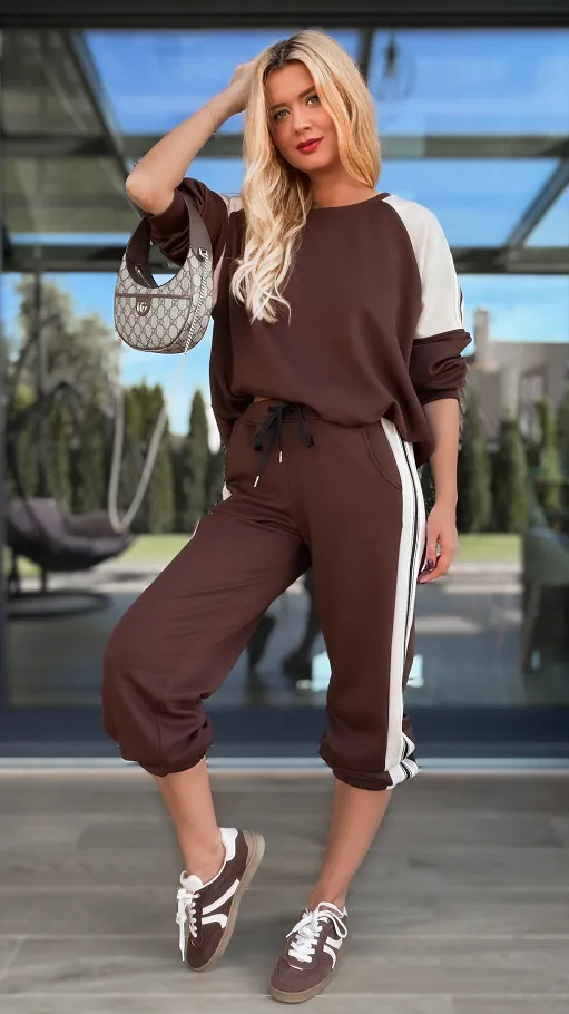 Brązowy komplet dresowy z paskami ONE SIZE - R139A