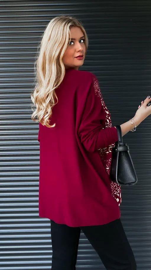 Luźny dzianinowy sweter ze złotą panterką w kolorze BORDO - R171B