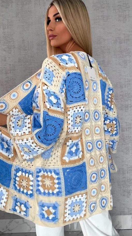 Wiosenna szydełkowa narzutka ONE SIZE niebiesko-beżowa - R645A