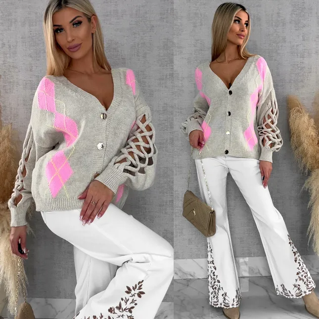 Wiosenny sweter z ażurowymi rękawkami BEŻOWY - R665A