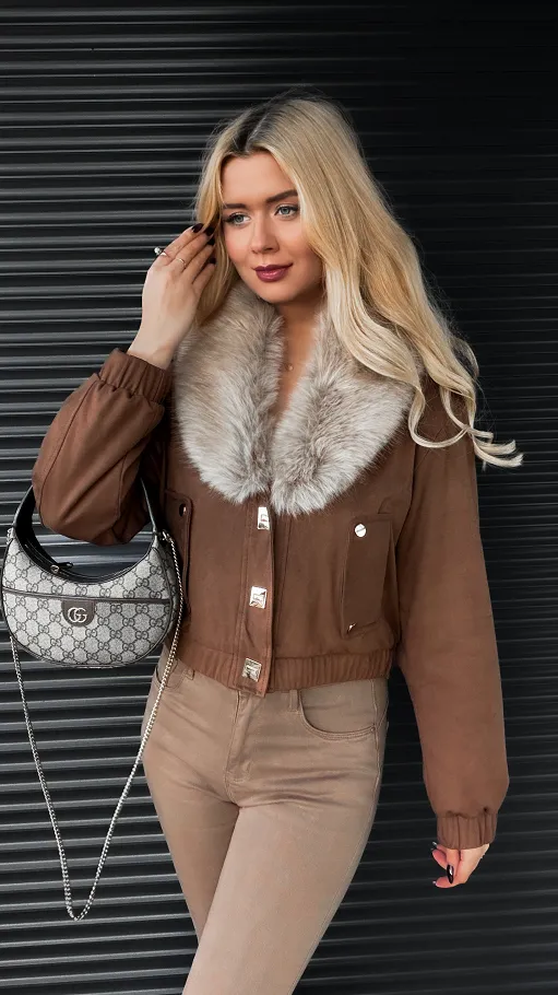 Mięciutka kurtka zamszowa ocieplana futerkiem mleczna CZEKOLADA - R333