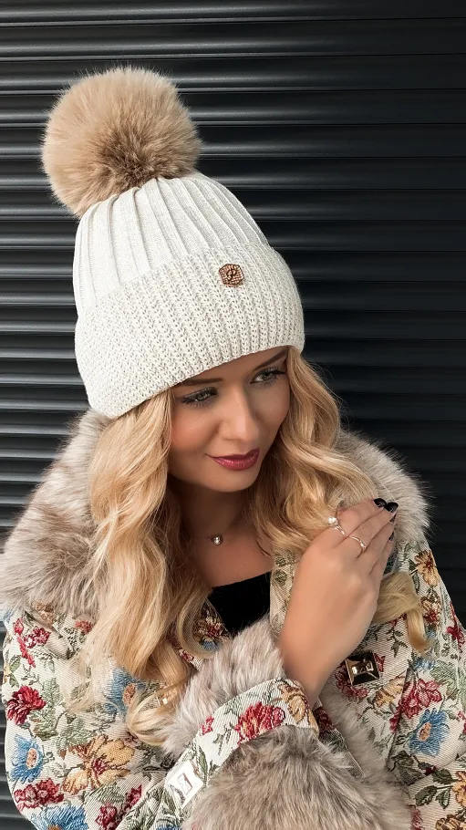Czapka damska z brokatem ECRU duży pompon produkt polski - R294