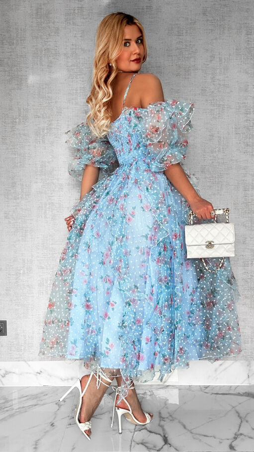 Cudowna niebieska sukienka tiulowa cała w kwiaty - R422A