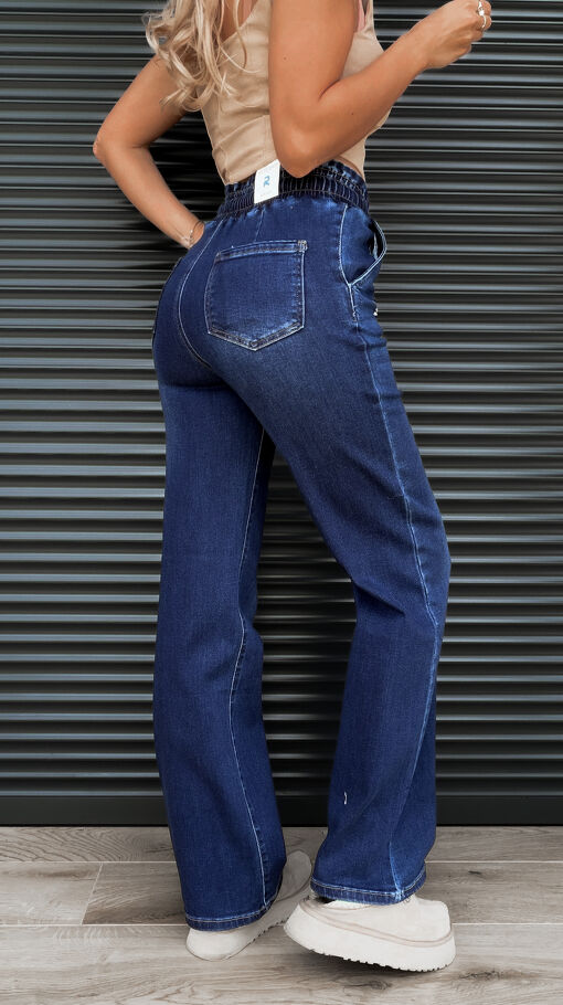Ekstra elastyczne spodnie jeansowe z gumą w pasie BLUE JEANS - S276