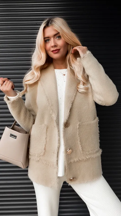 Ciepła BEŻOWA marynarka zapinana na złote duże guziki - R321A