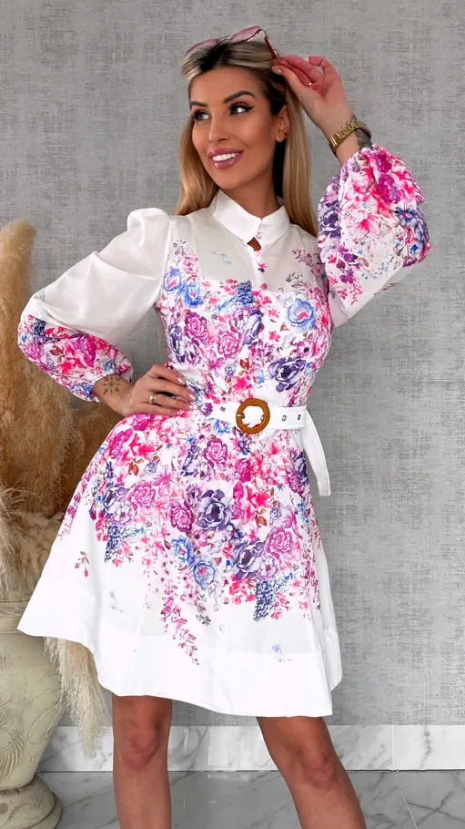 Elegancka wiosenna sukienka w kwiaty z paskiem - R740