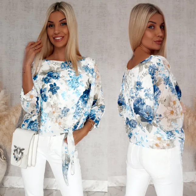 Wiosenna bluzka w niebieskie kwiaty z wiązaniem ONE SIZE - R834