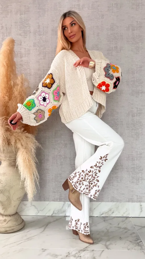 Oryginalny kardigan szydełkowy na wiosną ONE SIZE jasno beżowy - R722A