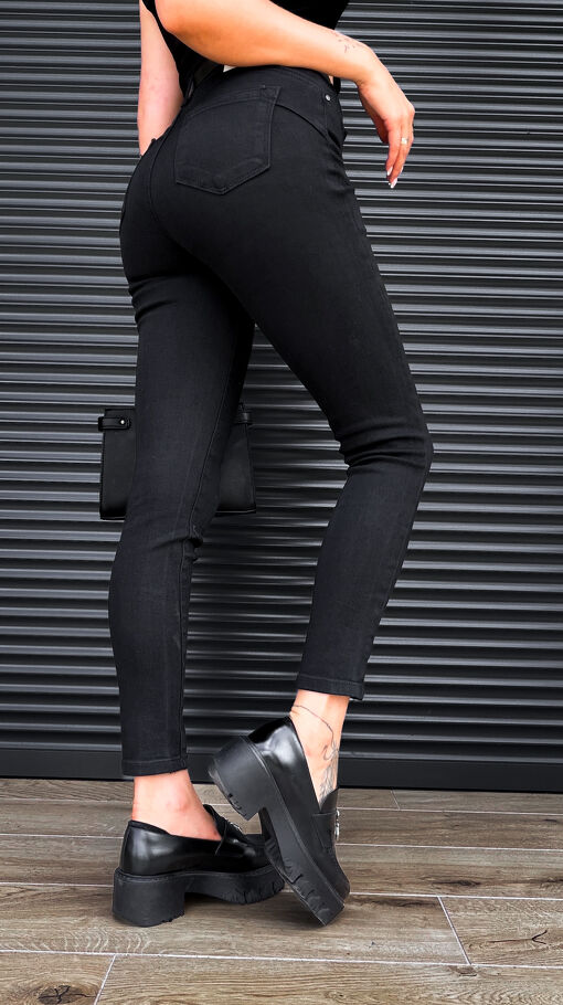 Ekstra elastyczne spodnie jeansowe rurki PUSH UP efekt -5 kg BLACK JEANS - S327