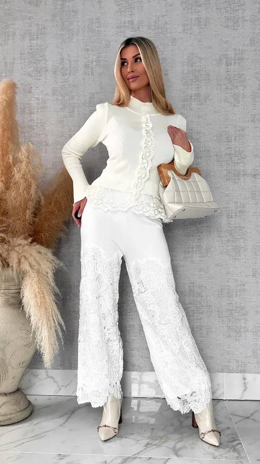 Super dzianinowe spodnie z koronkowymi nogawkami BIAŁE - R728A