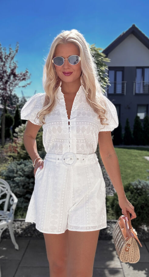 Biały letni BAWEŁNIANY komplet bluzka zapinana na mini guziki + spodenki z gumką - N453