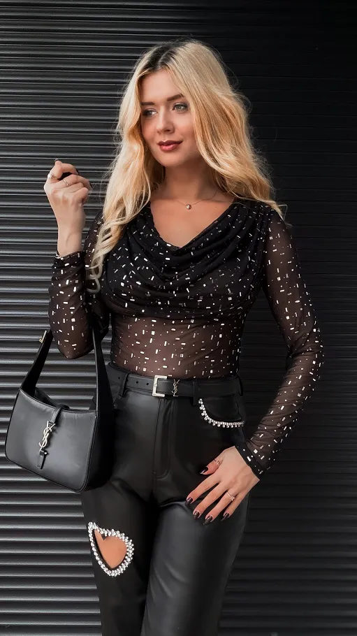 Miękka siateczkowa bluzka z dekoltem woda ONE SIZE - R359