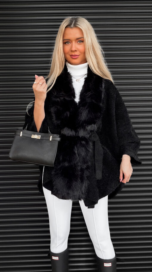Oryginalne czarne ponczo w stylu ALPAKI z futerkiem ONE SIZE - S534