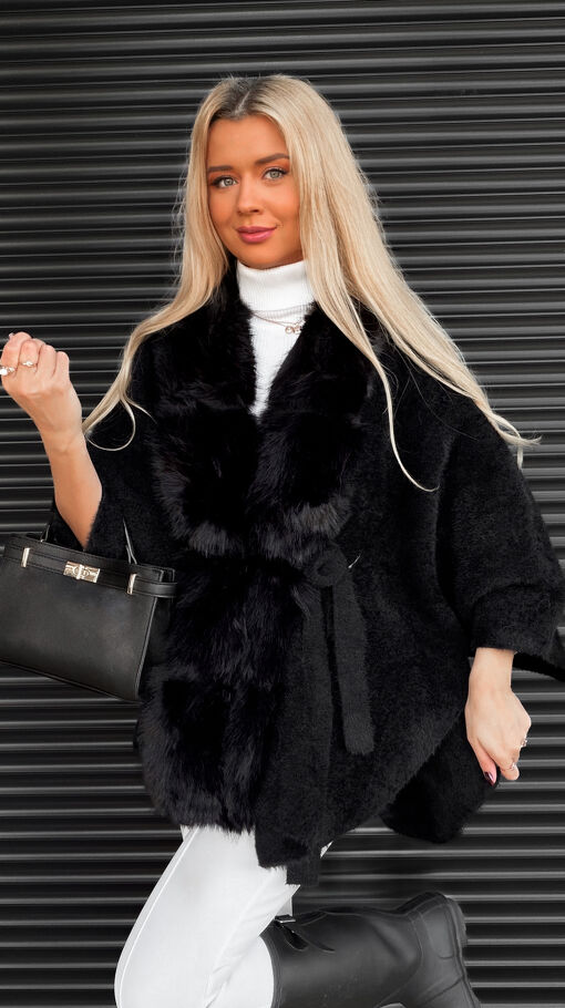 Oryginalne czarne ponczo w stylu ALPAKI z futerkiem ONE SIZE - S534