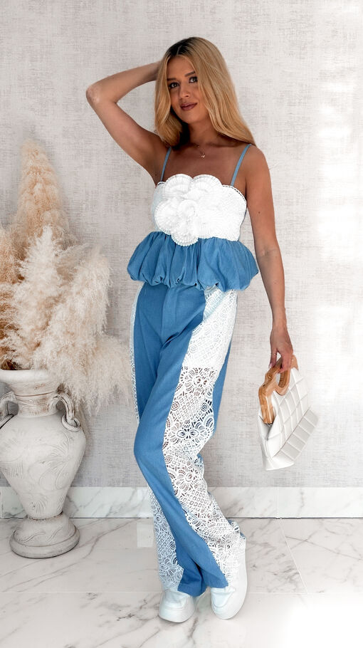 Świetny jeansowy komplet z gipiurą bluzka TOP + spodnie BLUE - S112