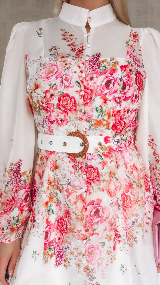 Elegancka wiosenna sukienka w różowo-czerwone kwiaty z paskiem - R740A