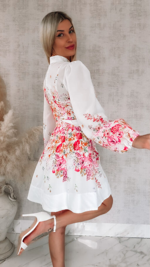 Elegancka wiosenna sukienka w różowo-czerwone kwiaty z paskiem - R740A