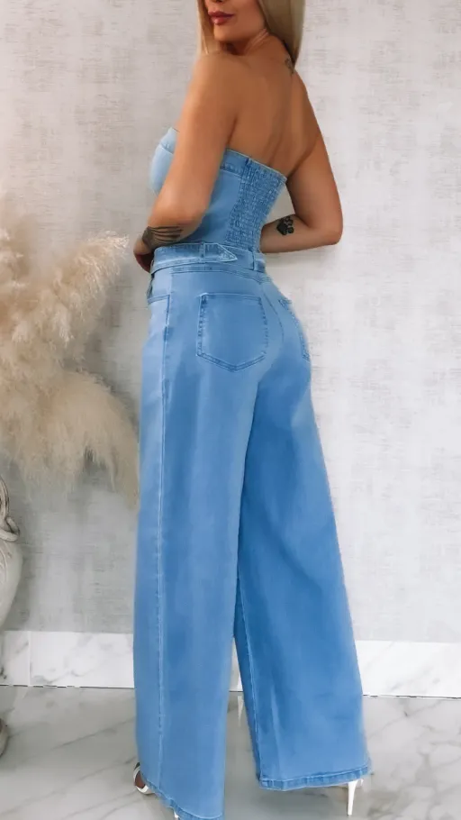 Elastyczny jeansowy kombinezon z odkrytym dekoltem BLUE JEANS - R779