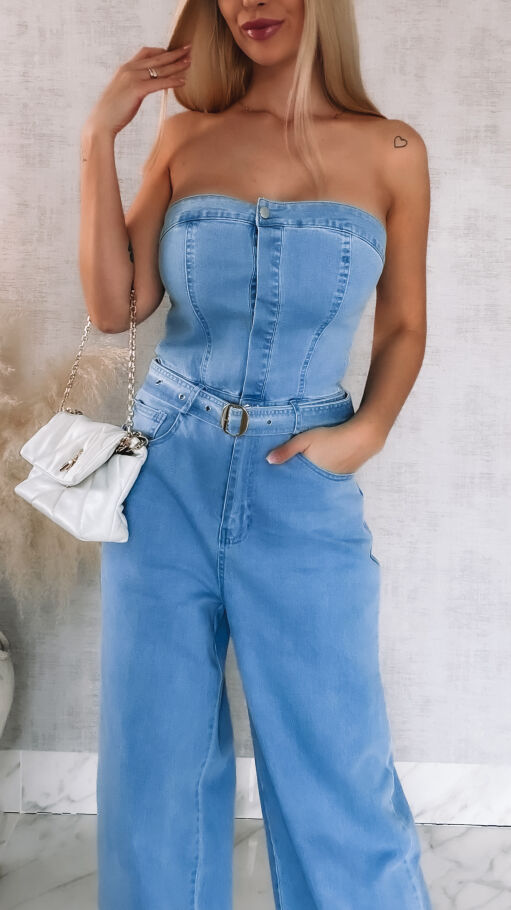 Elastyczny jeansowy kombinezon z odkrytym dekoltem BLUE JEANS - R779