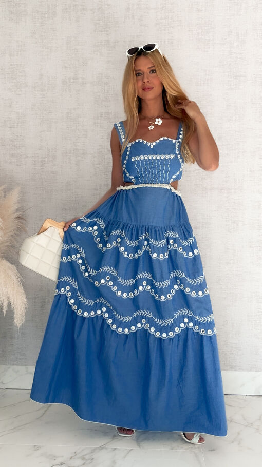 Maxi bawełniana sukienka w stylu BOHO z odkrytymi plecami BLUE - S169