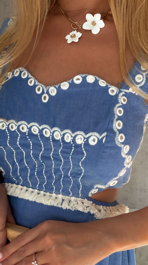 Maxi bawełniana sukienka w stylu BOHO z odkrytymi plecami BLUE - S169
