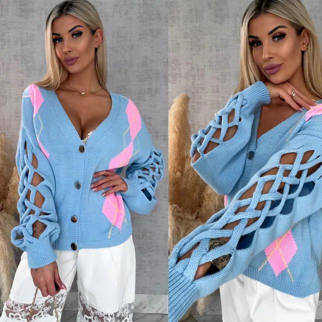 Wiosenny sweter z ażurowymi rękawkami BLUE - R665