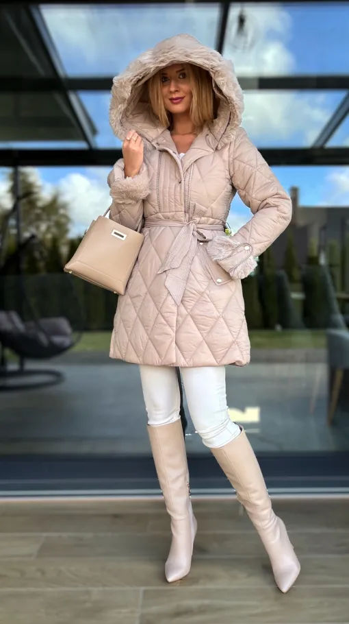 Pikowany zimowy płaszcz kurtka w kolorze beżowym - R203