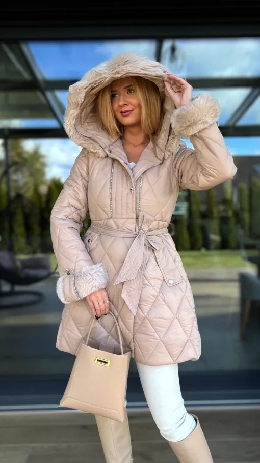 Pikowany zimowy płaszcz kurtka w kolorze beżowym - R203