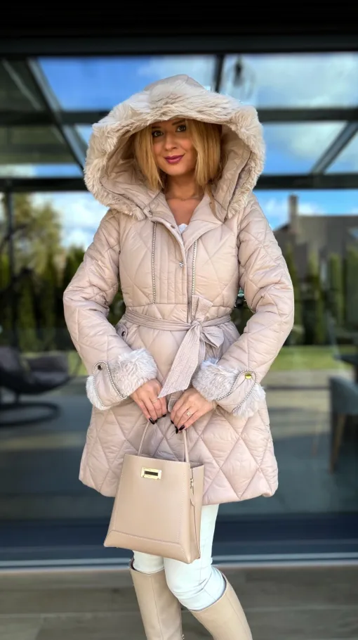 Pikowany zimowy płaszcz kurtka w kolorze beżowym - R203