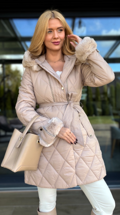 Pikowany zimowy płaszcz kurtka w kolorze beżowym - R203