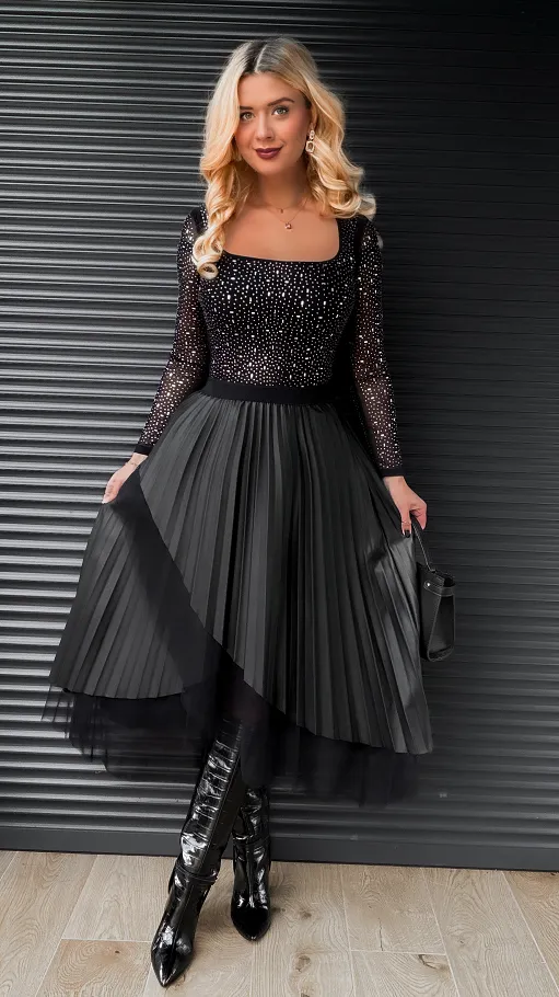 Asymetryczna elegancka spódnica z eko skóry zdobiona tiulem ONE SIZE - R399