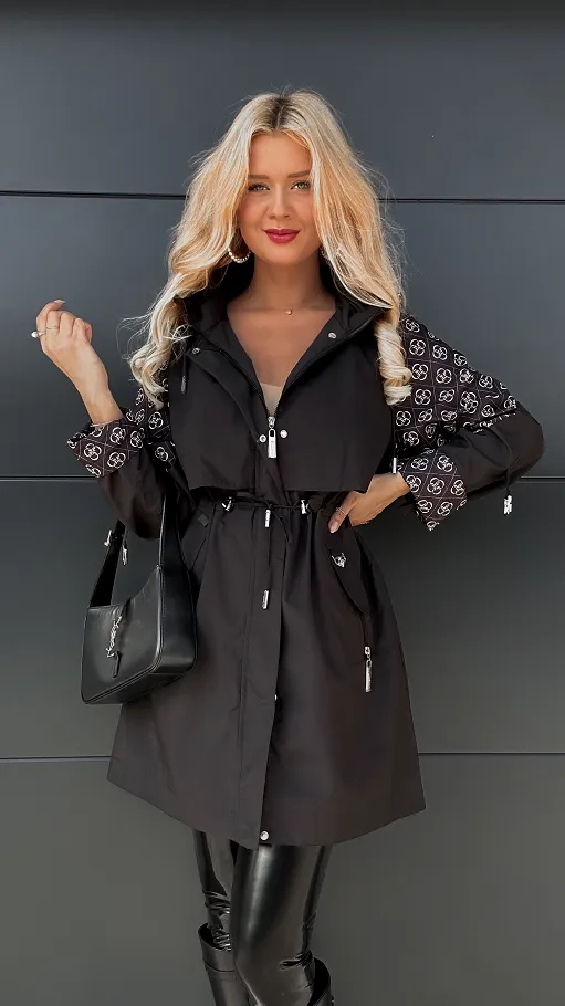Fantastyczna kurtka PARKA zdobiona modnym wzorem CZARNA - R068