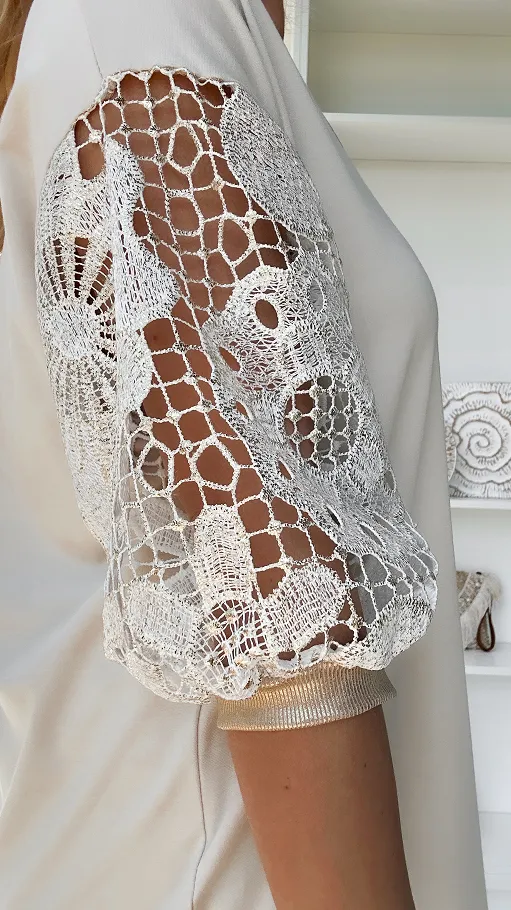 Luźna beżowa bluzka z koronkowymi rękawami ONE SIZE - P919