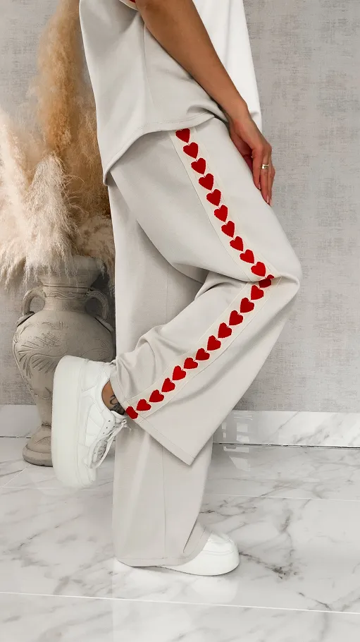 Świetny beżowy dres z serduszkami bluza + spodnie ONE SIZE - R880A