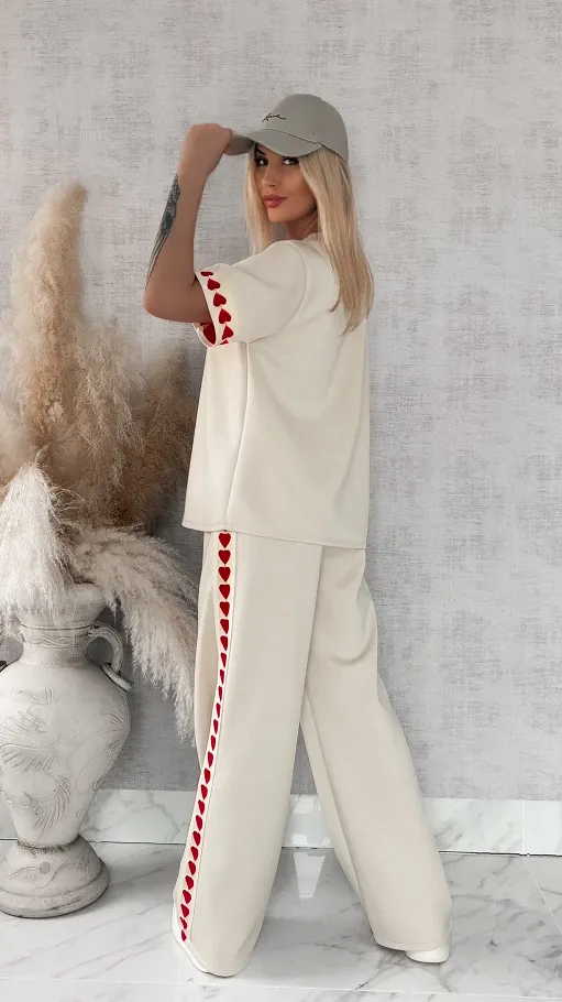 Świetny beżowy dres z serduszkami bluza + spodnie ONE SIZE - R880A