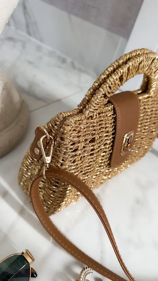 Rattanowy MINI kuferek BOHO ze złotą plecionką - P678