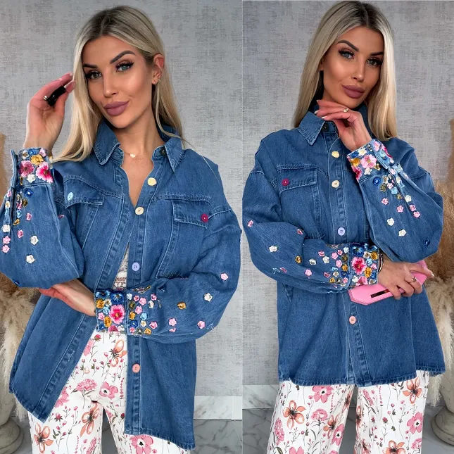 Niebieska katana jeansowa z kolorowymi haftowanymi kwiatami ONE SIZE - R643