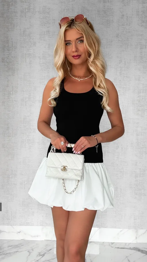 Dzianinowa czarna sukienka BOMBKA z wiskozy - P248C