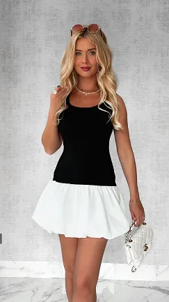 Dzianinowa czarna sukienka BOMBKA z wiskozy - P248C