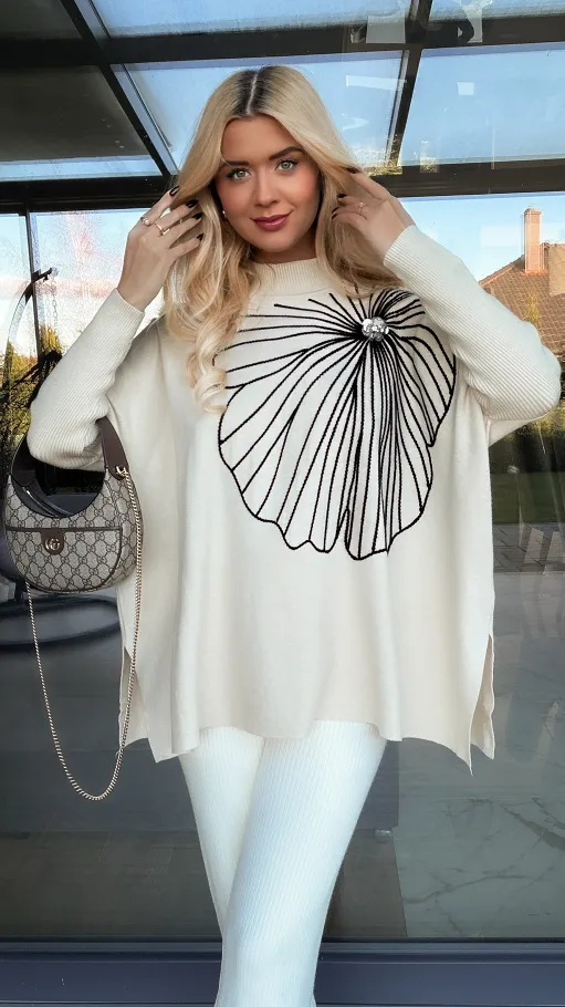 Sweter tunika z kontrastowym kwiatem ONE SIZE jasny beż - R331