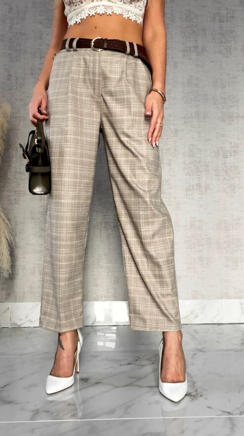 Eleganckie spodnie w kartkę z brązowym paskiem - R525