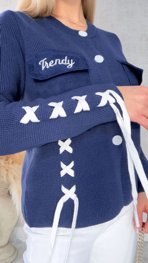 Bawełniany sweter w stylu katany zapinany na guziki ONE SIZE blue - R623