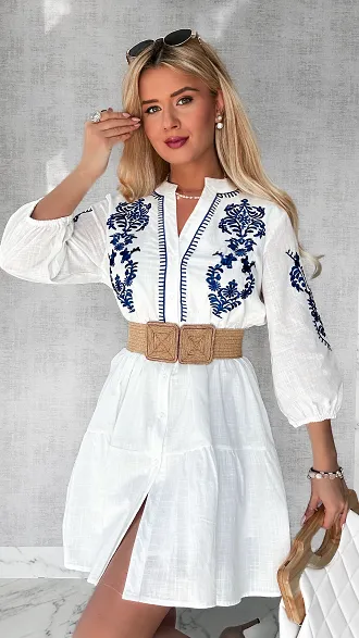 Biała bawełniana luźna sukienka z granatowymi haftami ONE SIZE - P455A
