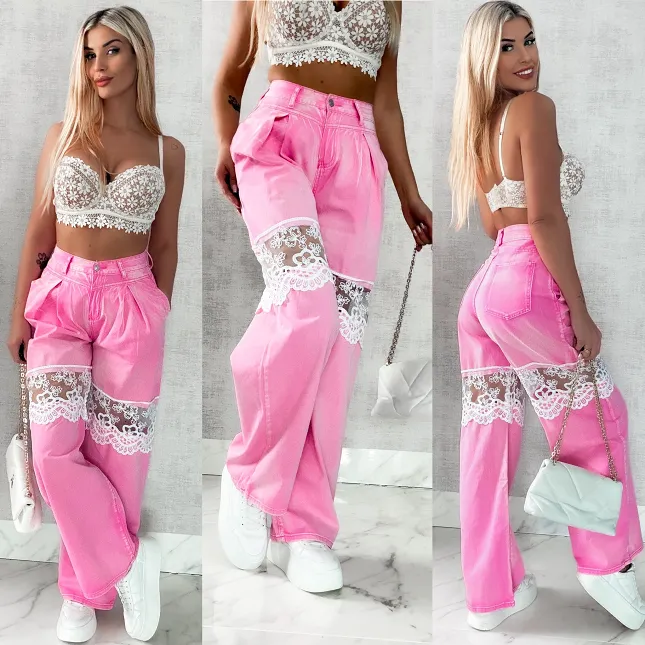 Modne spodnie jeansowe relaxed fit z koronką na udach PINK JEANS - P259B