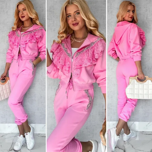 Bawełniany RÓŻOWY komplet dresowy zdobiony srebrnymi dodatkami - P168C