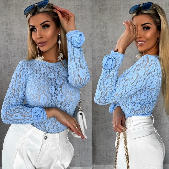 Niebieska bluzka z koronki z różami na rękawach ONE SIZE - R558B