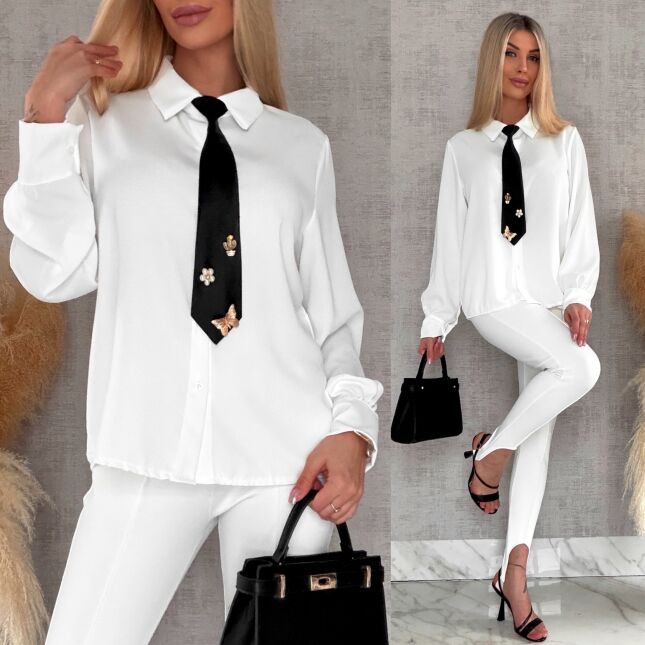 Gładka biała koszula z czarnym ozdobnym krawatem ONE SIZE - R565