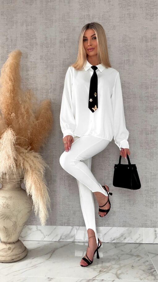 Gładka biała koszula z czarnym ozdobnym krawatem ONE SIZE - R565