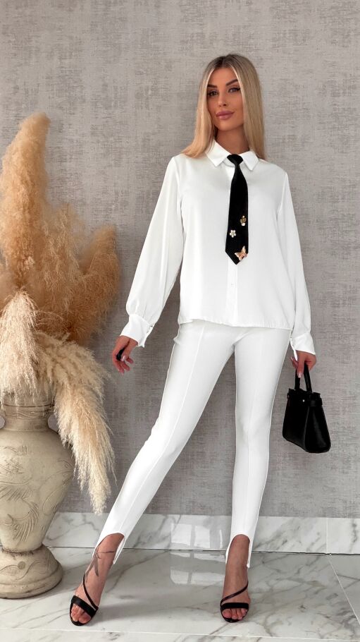 Gładka biała koszula z czarnym ozdobnym krawatem ONE SIZE - R565